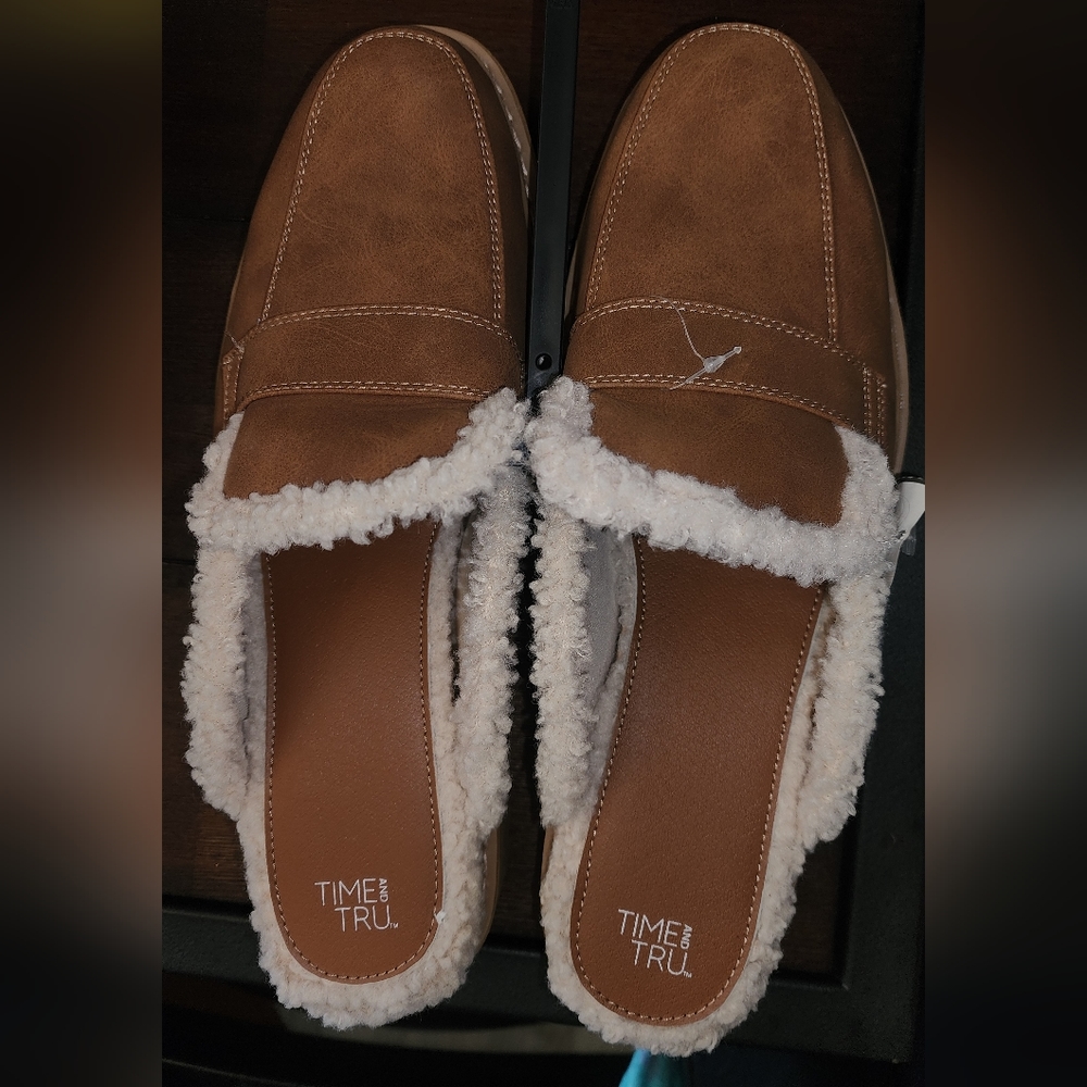 Womens shoes size 11